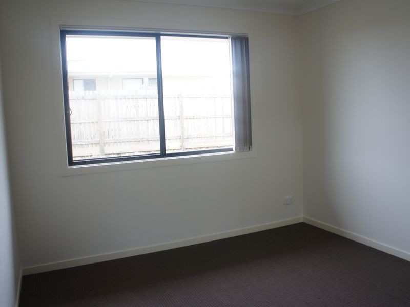 6 Giles Street, Glen Eden QLD 4680