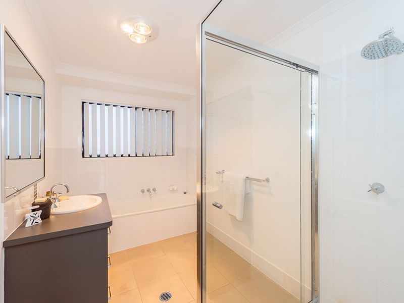 12 Redgum Drive, Kirkwood QLD 4680