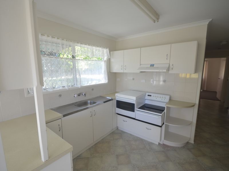 5 Gum Court, New Auckland QLD 4680