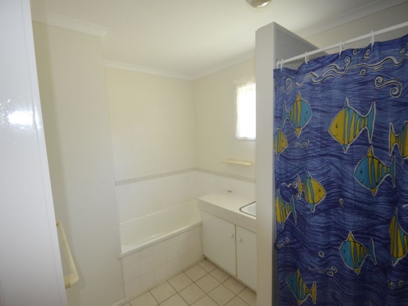 5 Gum Court, New Auckland QLD 4680