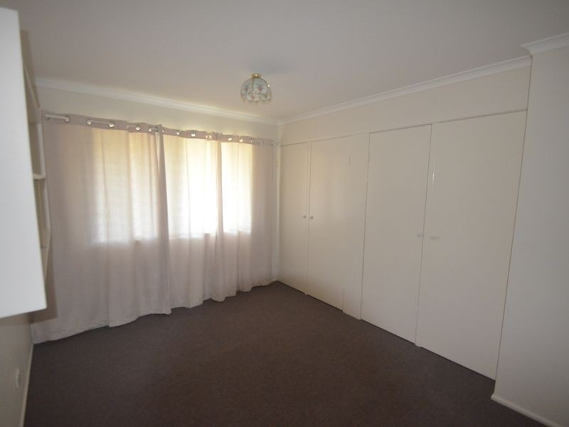 5 Gum Court, New Auckland QLD 4680