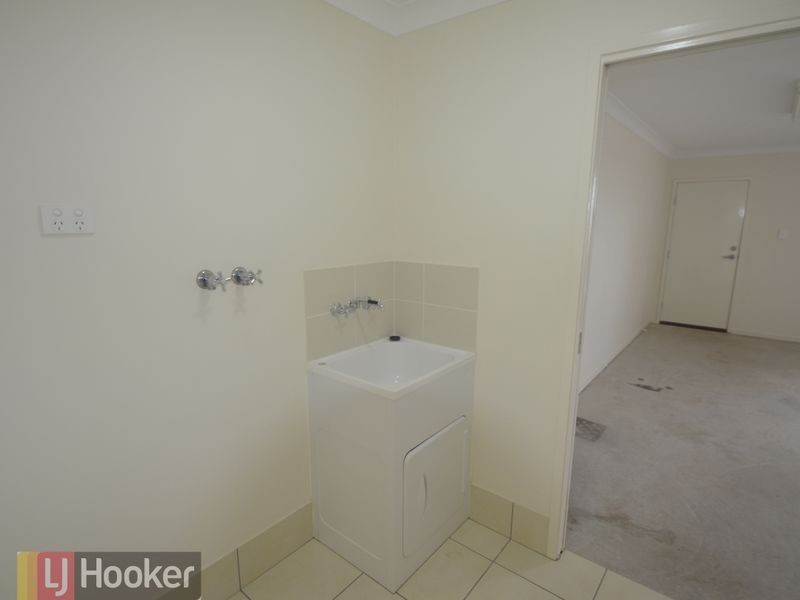 12 Leslie Street, Clinton QLD 4680