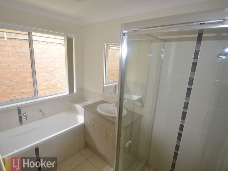 12 Leslie Street, Clinton QLD 4680