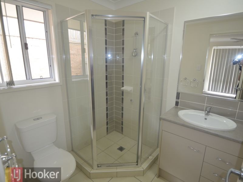 12 Leslie Street, Clinton QLD 4680