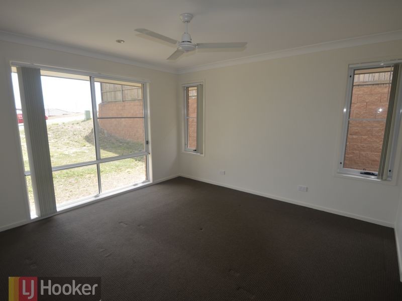 12 Leslie Street, Clinton QLD 4680