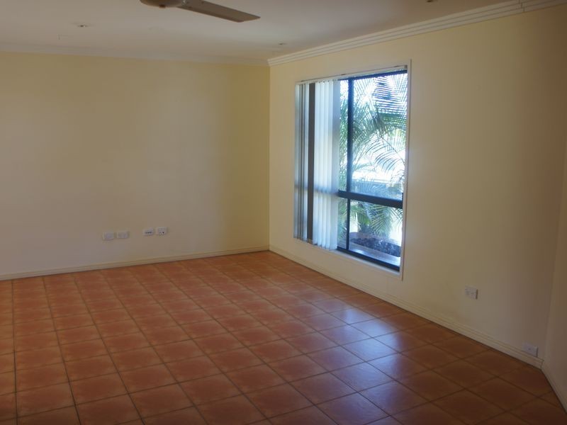 11 Whiting Street, Toolooa QLD 4680
