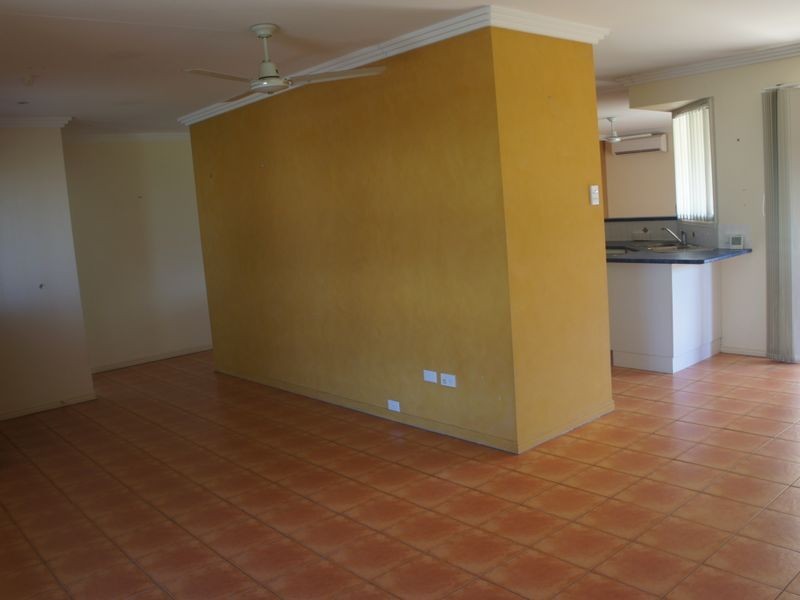 11 Whiting Street, Toolooa QLD 4680