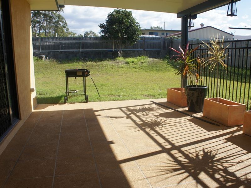 11 Whiting Street, Toolooa QLD 4680