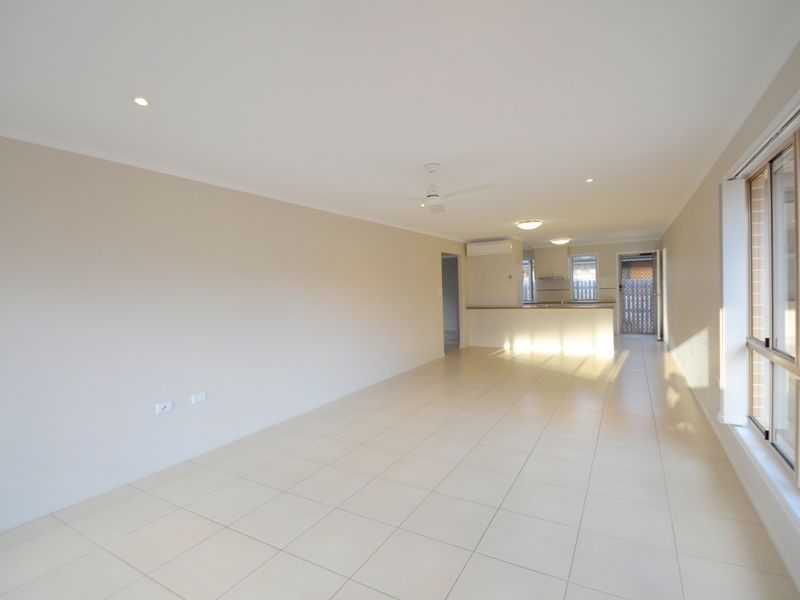 2/19 Wicks Street, New Auckland QLD 4680