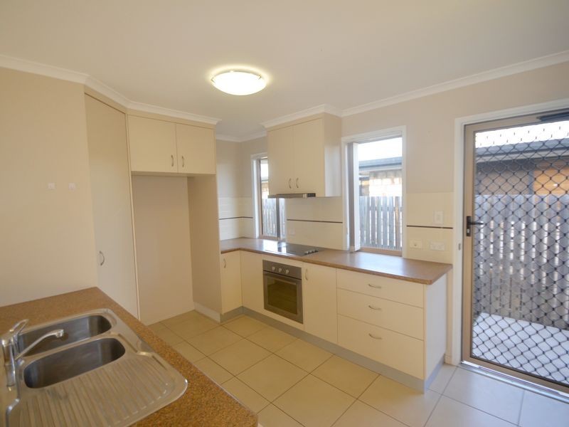 2/19 Wicks Street, New Auckland QLD 4680