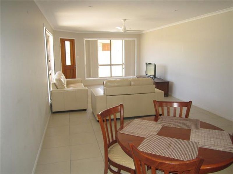 1/19 Wicks Street, New Auckland QLD 4680