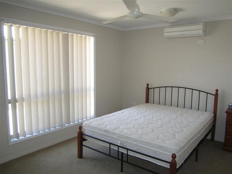 1/19 Wicks Street, New Auckland QLD 4680