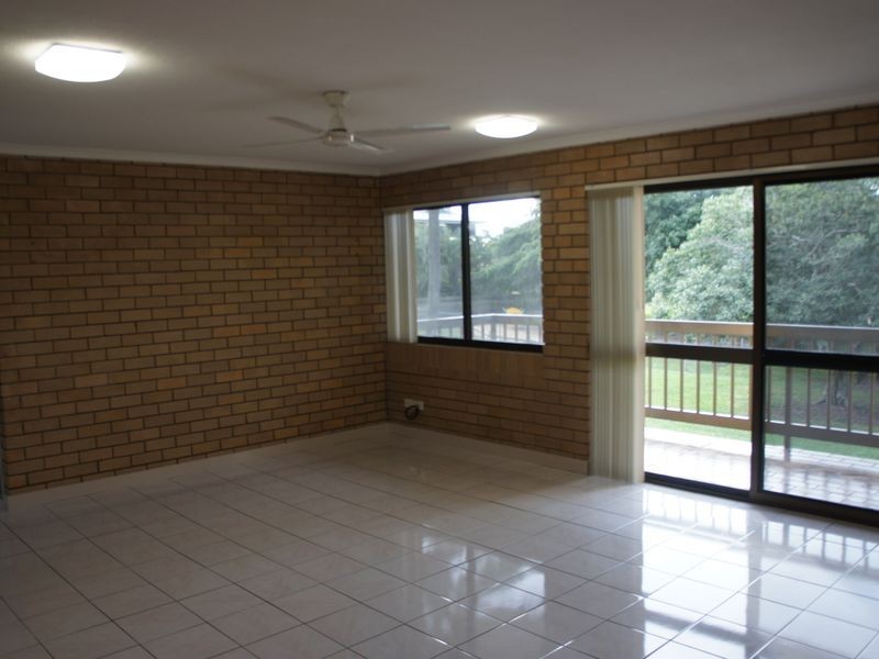 2/5 Sutton Street, Barney Point QLD 4680