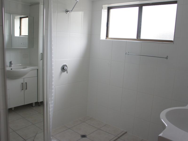 2/5 Sutton Street, Barney Point QLD 4680