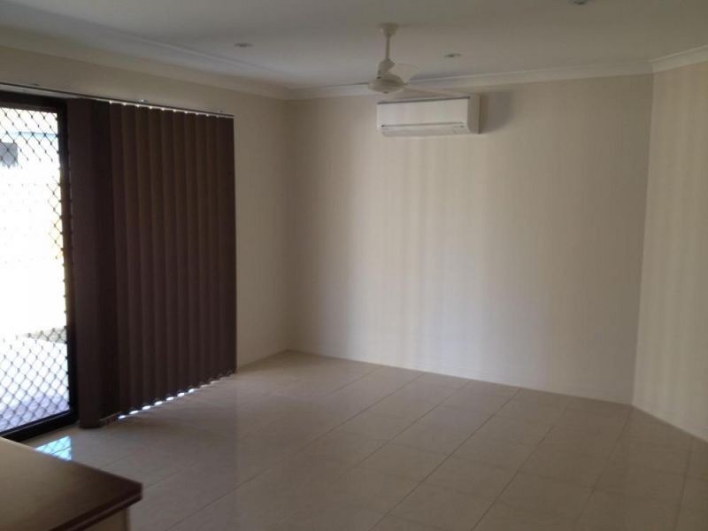 5 IRIS ROAD, Kirkwood QLD 4680