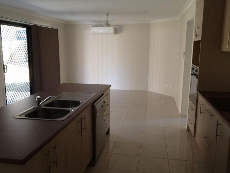 5 IRIS ROAD, Kirkwood QLD 4680