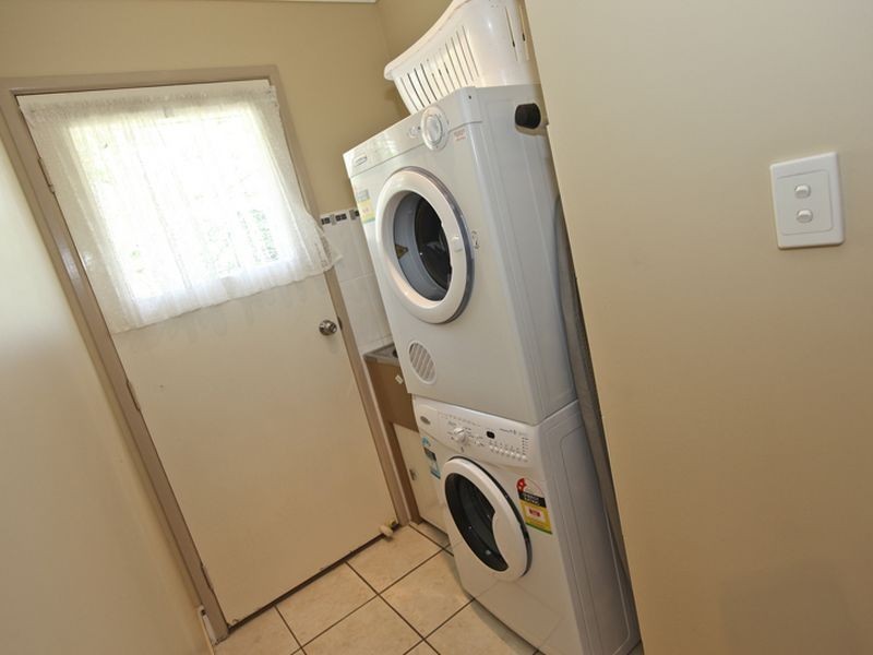 7a Daniel Drive, New Auckland QLD 4680