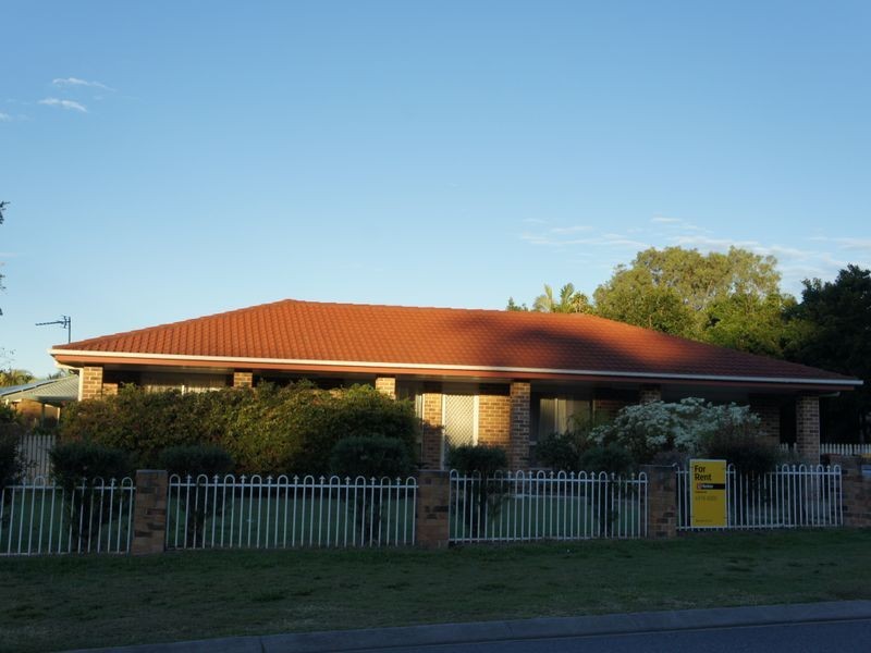 17 Clarance Drive, New Auckland QLD 4680