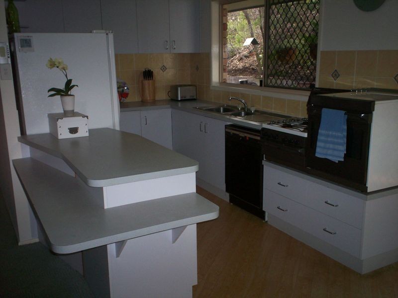 20 FAIRWAY AVENUE, Clinton QLD 4680