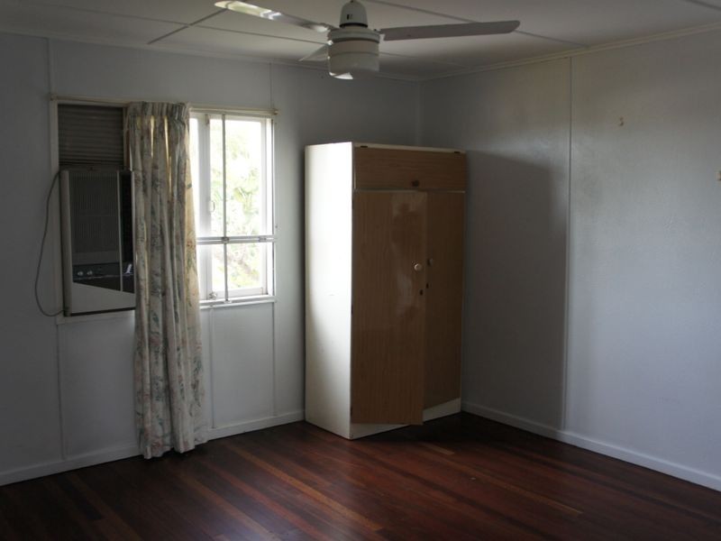 16 COON STREET, South Gladstone QLD 4680