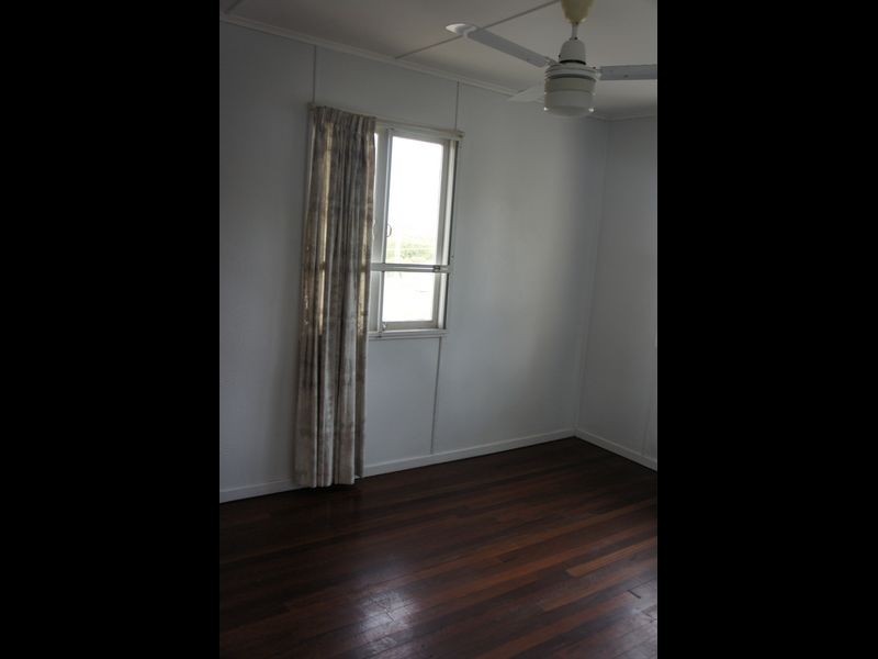 16 COON STREET, South Gladstone QLD 4680