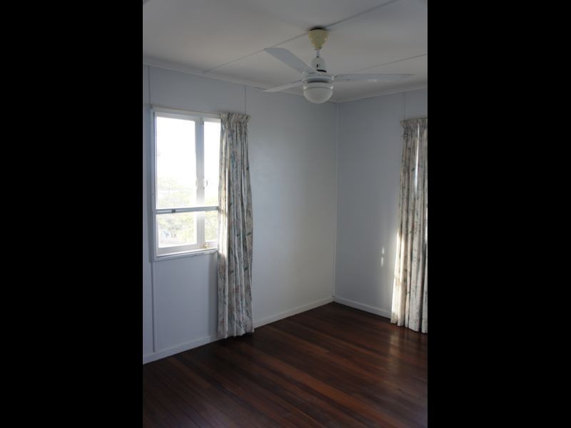 16 COON STREET, South Gladstone QLD 4680