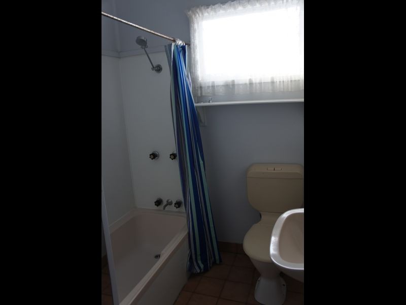 16 COON STREET, South Gladstone QLD 4680