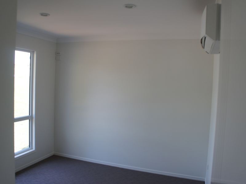 17B OUSTON PLACE, South Gladstone QLD 4680