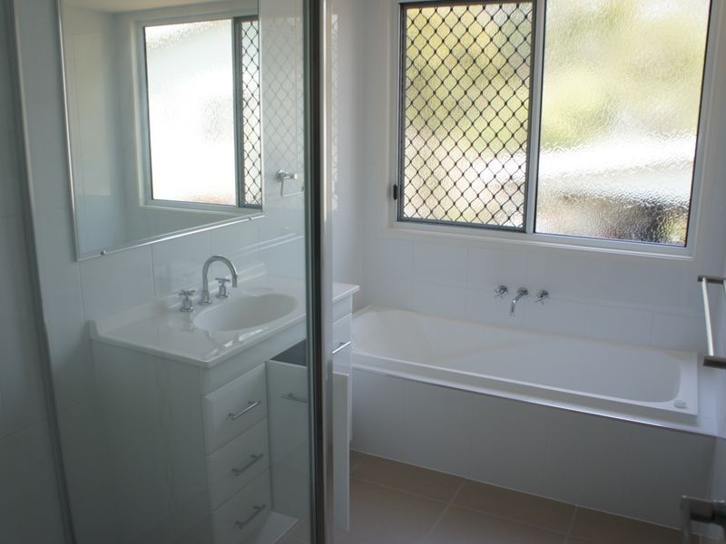 17B OUSTON PLACE, South Gladstone QLD 4680