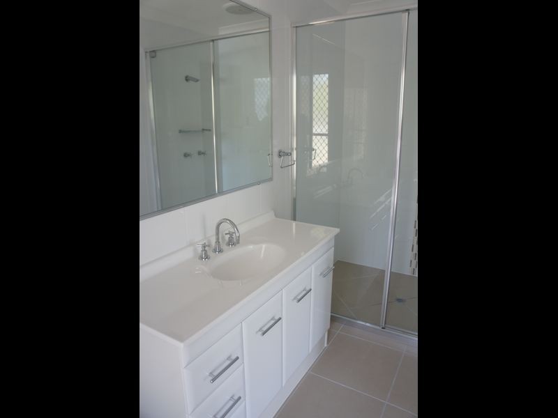 17B OUSTON PLACE, South Gladstone QLD 4680