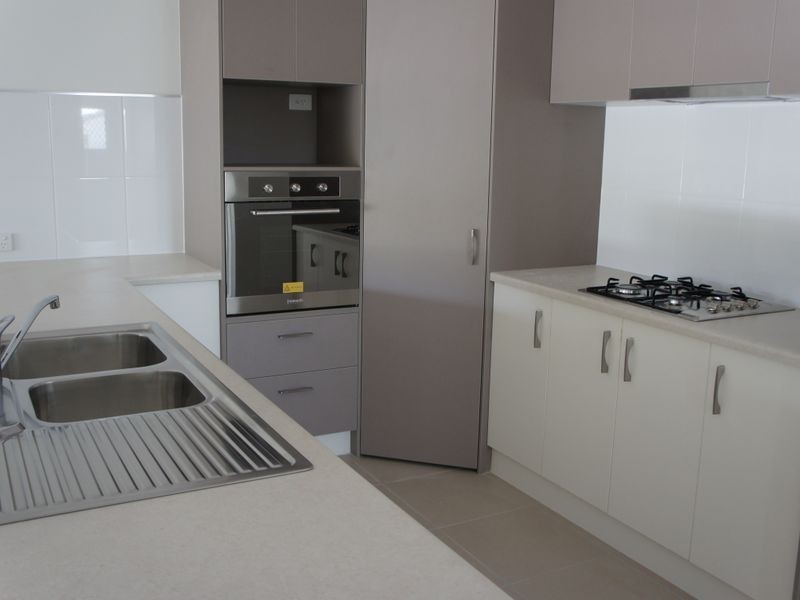 17A OUSTON PLACE, South Gladstone QLD 4680