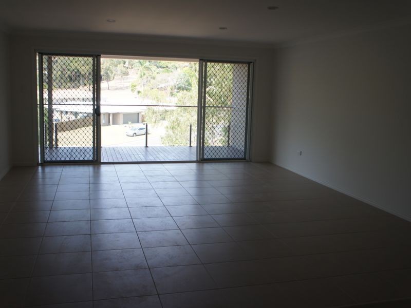 17A OUSTON PLACE, South Gladstone QLD 4680