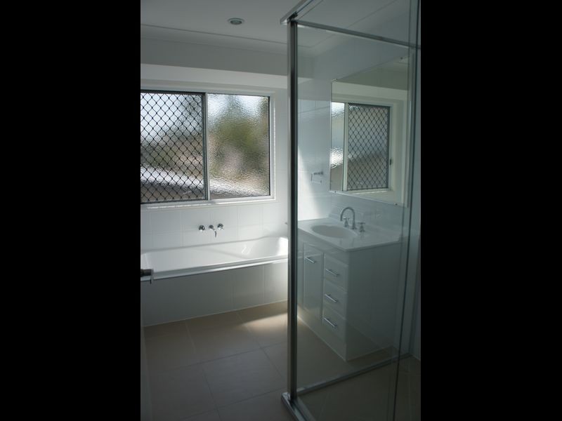 17A OUSTON PLACE, South Gladstone QLD 4680