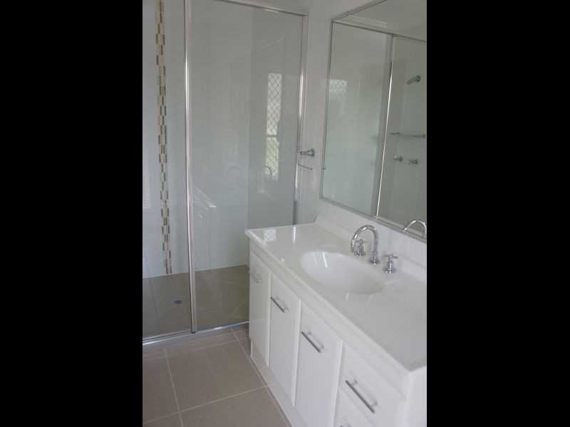 17A OUSTON PLACE, South Gladstone QLD 4680