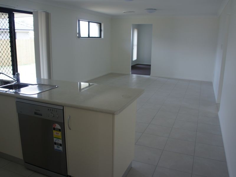 25 BRIFFNEY STREET, Kirkwood QLD 4680