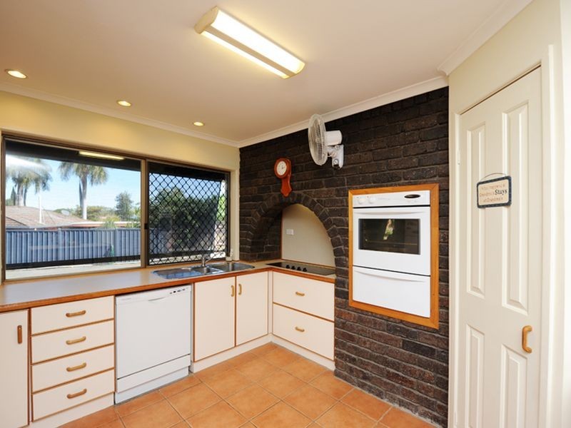 4 Illawong Crescent, Glen Eden QLD 4680