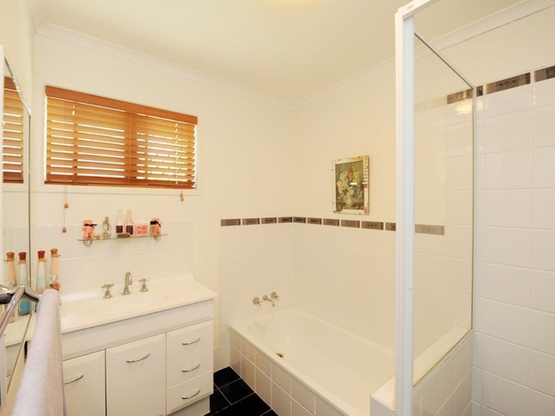 4 Illawong Crescent, Glen Eden QLD 4680