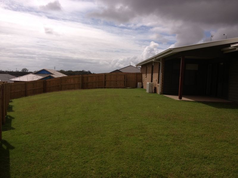 2 Dampier Court, Glen Eden QLD 4680