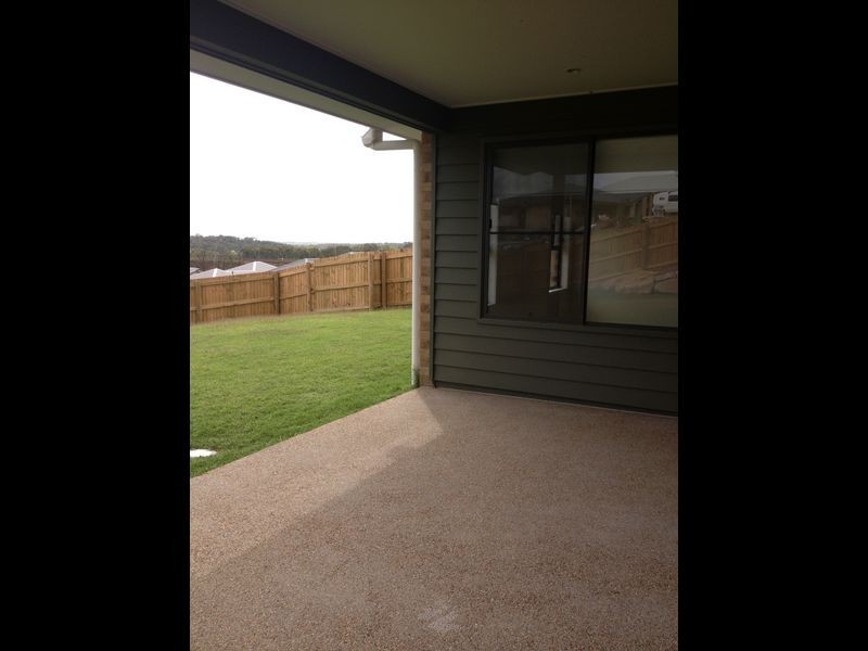 2 Dampier Court, Glen Eden QLD 4680