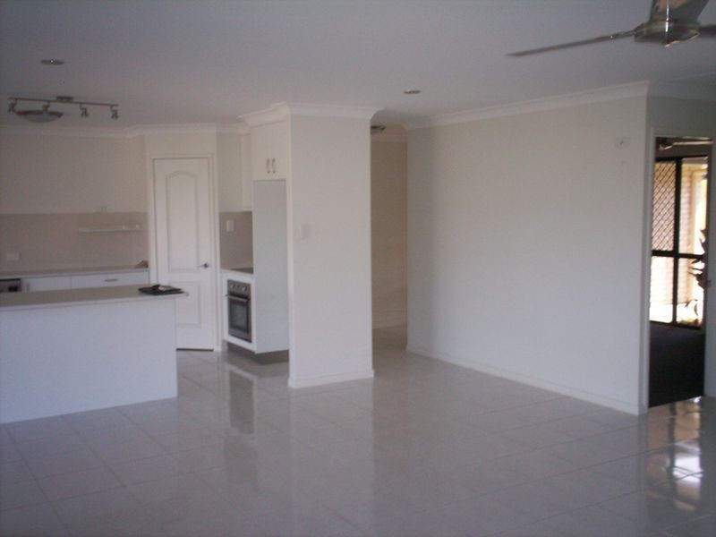 10 Gumnut Place, Kirkwood QLD 4680
