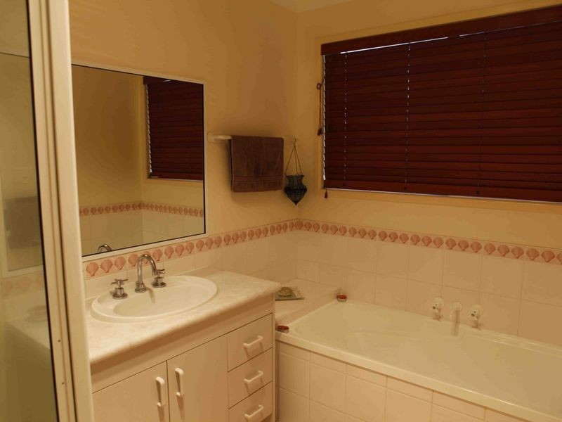 47 Penda Avenue, New Auckland QLD 4680