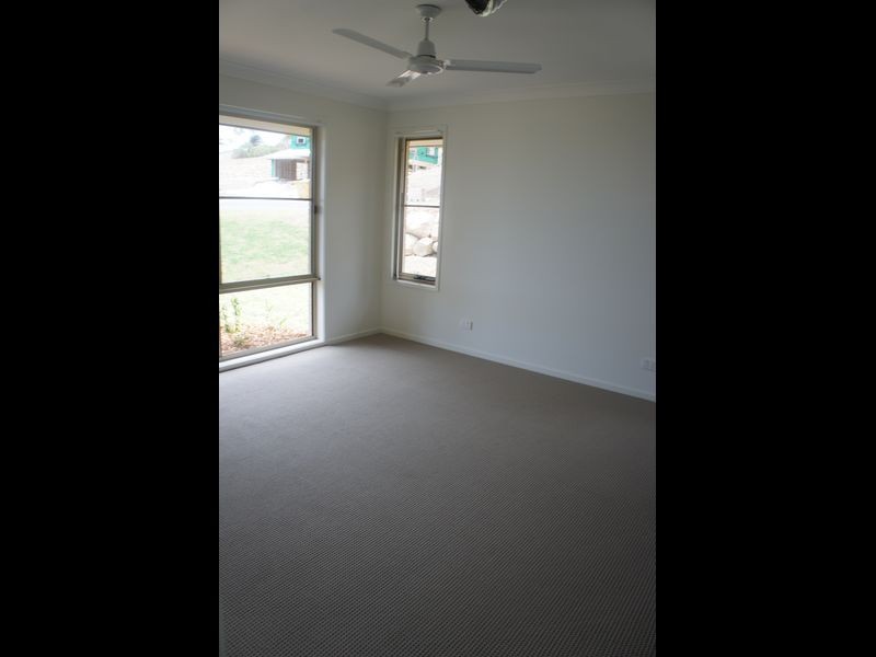 6 Dampier Court, Glen Eden QLD 4680