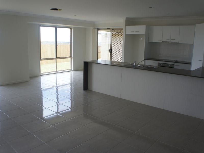 6 Dampier Court, Glen Eden QLD 4680