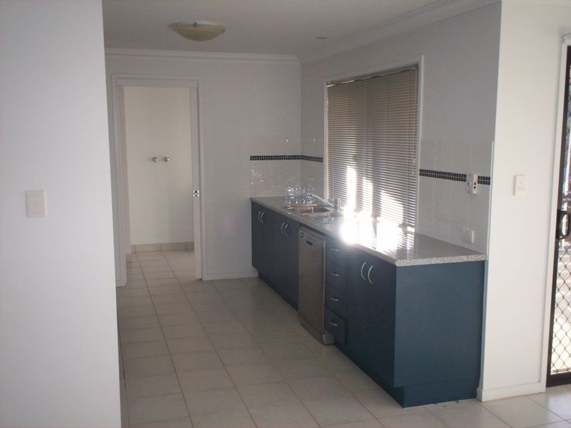 11 Lauren Street, South Gladstone QLD 4680