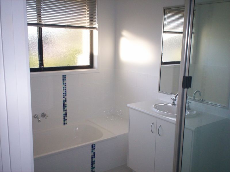 11 Lauren Street, South Gladstone QLD 4680