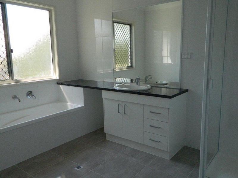 2/55 Toolooa Street, South Gladstone QLD 4680