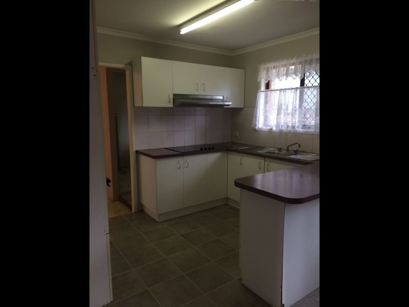 85 Elizabeth Street, Gladstone South QLD 4680