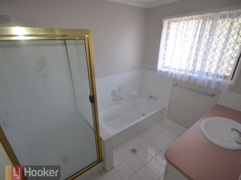 85 Elizabeth Street, Gladstone South QLD 4680