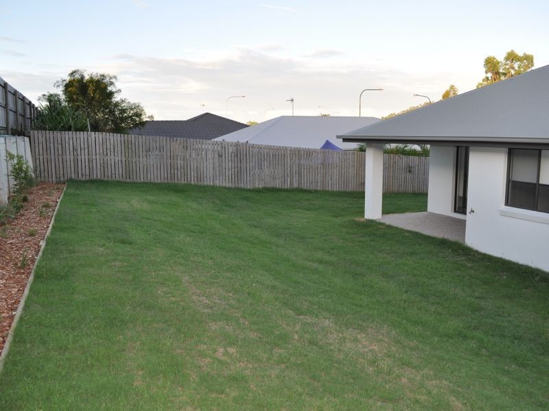 7 Lavender Boulevard, Kirkwood QLD 4680