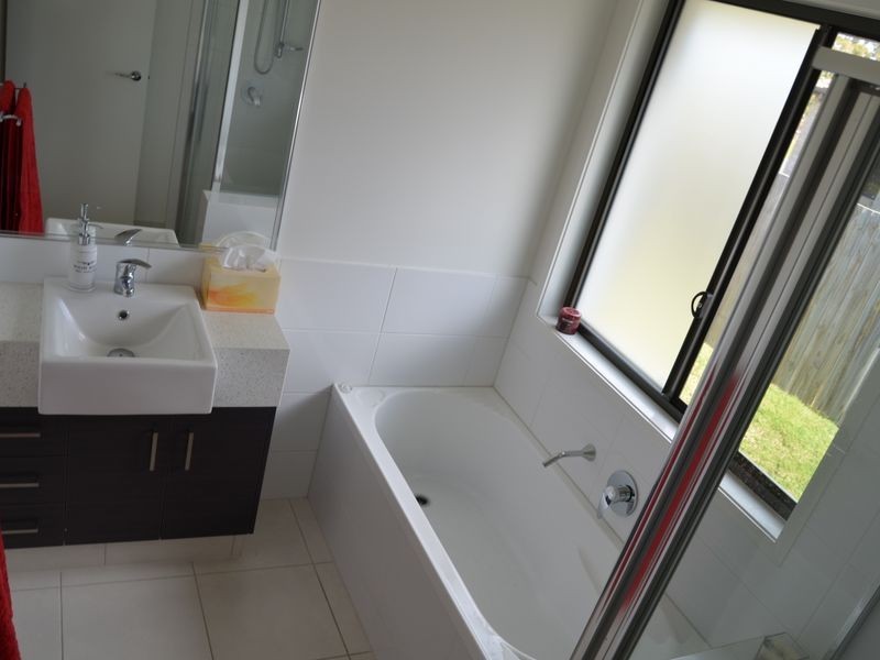 7 Lavender Boulevard, Kirkwood QLD 4680